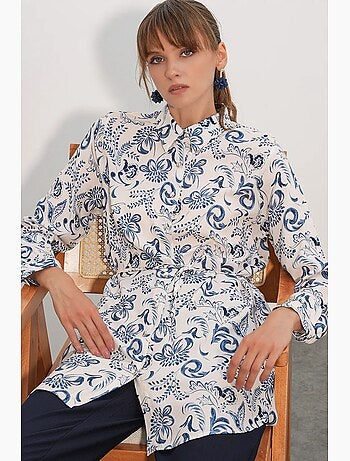 Chemise longue en viscose crêpe à fleurs avec ceinture bdart