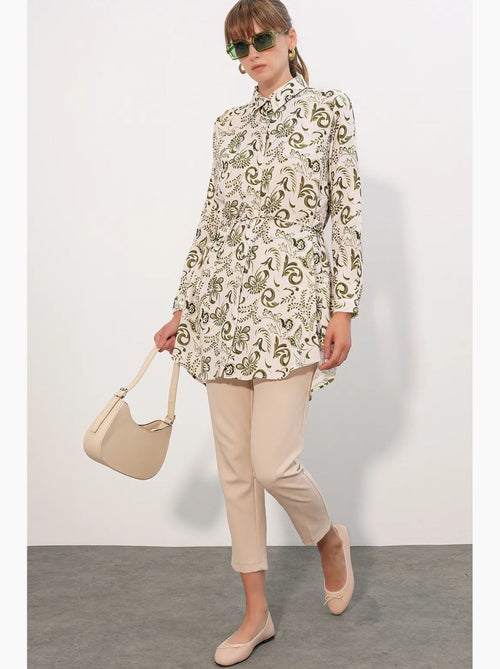 Chemise longue en viscose crêpe à fleurs avec ceinture bdart - Kiabi Chemise longue en viscose crêpe à fleurs avec ceinture bdart - Kiabi