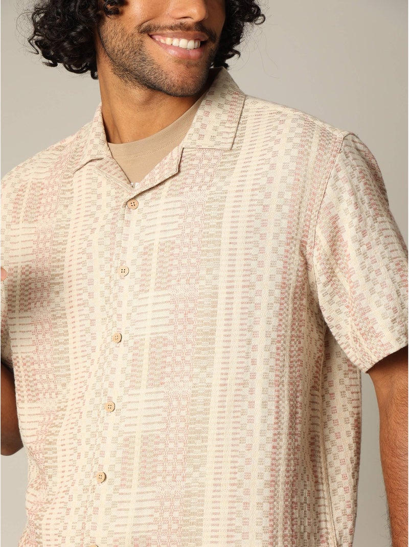 Chemise loose en jacquard à manches courtes avec col cubain et motif géométrique 'Deeluxe' Beige coquille - Kiabi