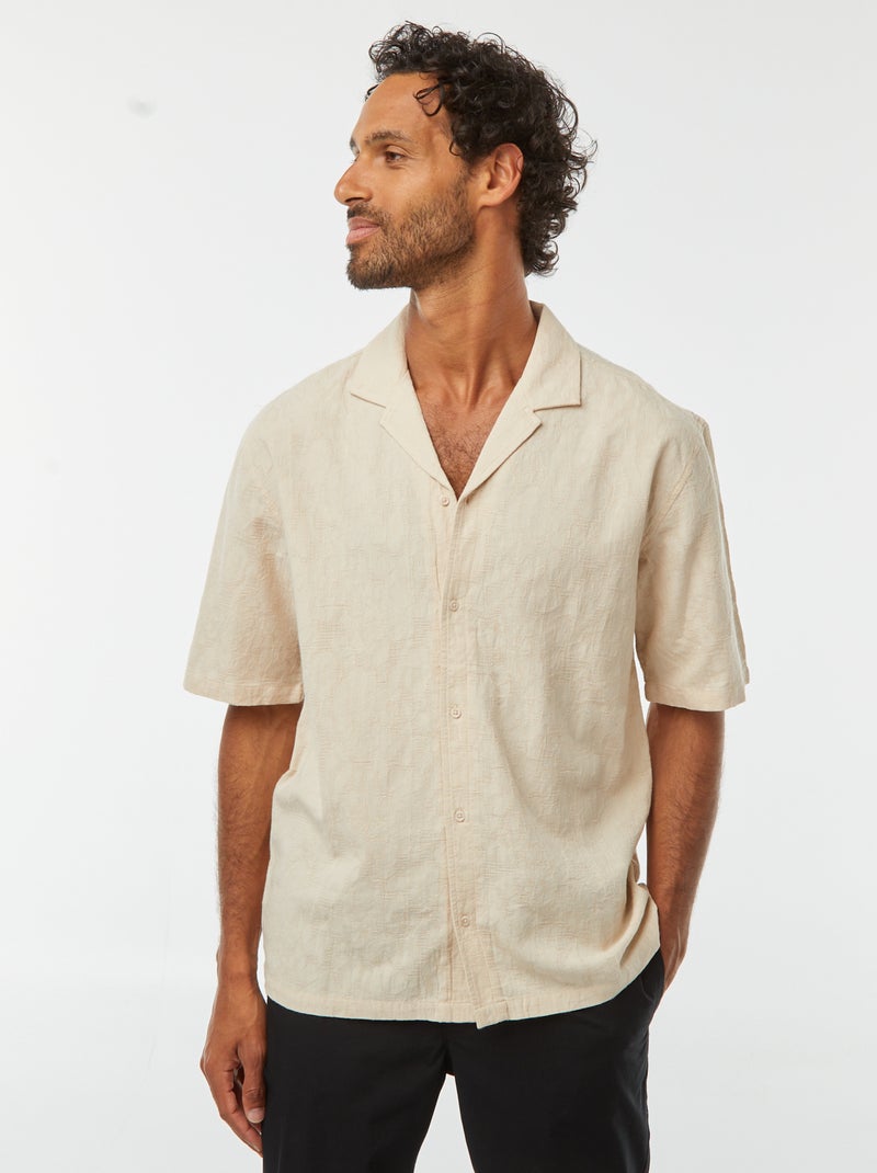 Chemise manches courtes avec broderies Beige - Kiabi