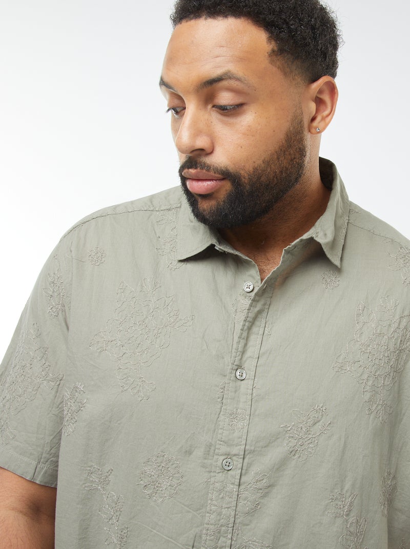 Chemise manches courtes avec broderies fleurs all over - Kaki - Grandes