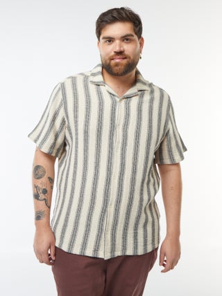 Chemise manches courtes avec motif rayé