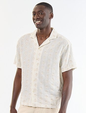 Chemise manches courtes en maille fantaisie avec broderies