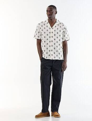 Chemise manches courtes en maille fantaisie avec broderies