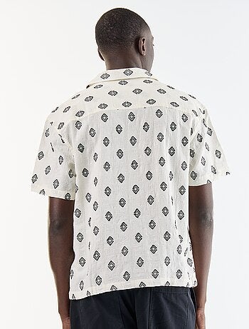 Chemise manches courtes en maille fantaisie avec broderies