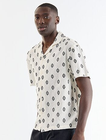 Chemise manches courtes en maille fantaisie avec broderies