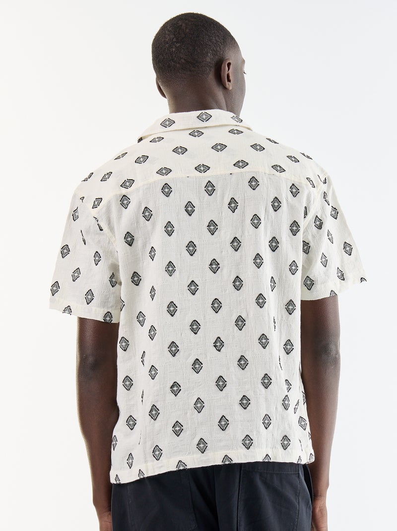 Chemise manches courtes en maille fantaisie avec broderies Noir - Kiabi