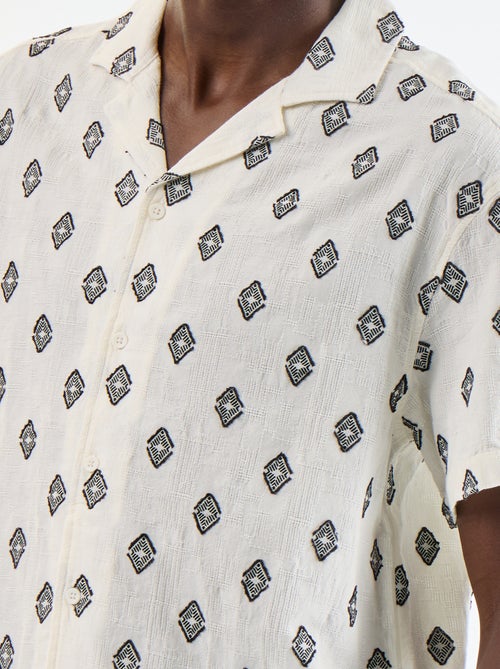 Chemise manches courtes en maille fantaisie avec broderies - Kiabi