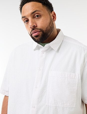 Chemise manches courtes en matière crépon