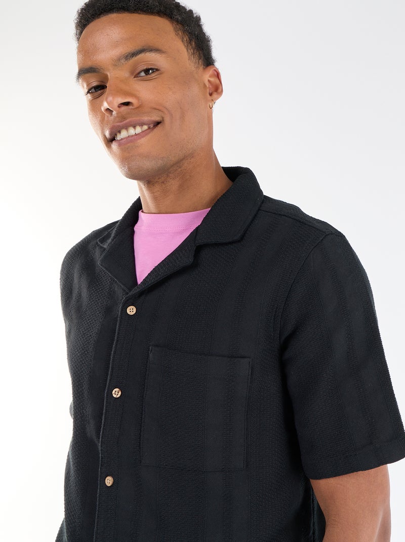 Chemise manches courtes en matière fantaisie Noir - Kiabi