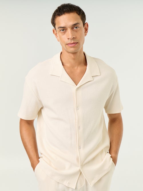 Chemise manches courtes en matière gaufrée - Kiabi