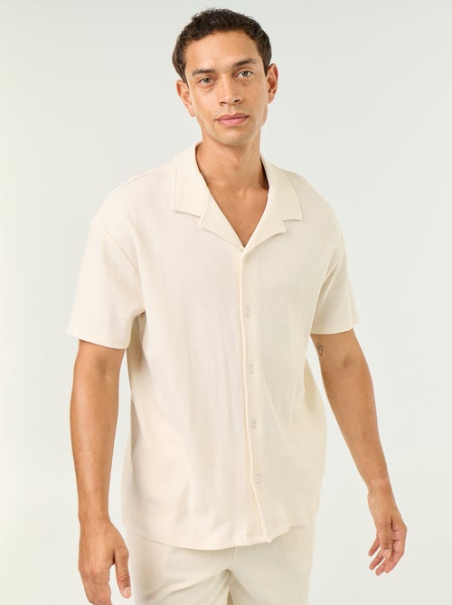 Chemise manches courtes en matière gaufrée - Kiabi