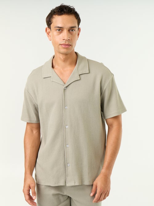 Chemise manches courtes en matière gaufrée - Kiabi