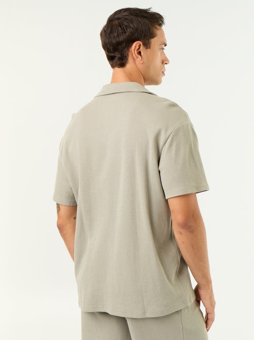 Chemise manches courtes en matière gaufrée - Kiabi