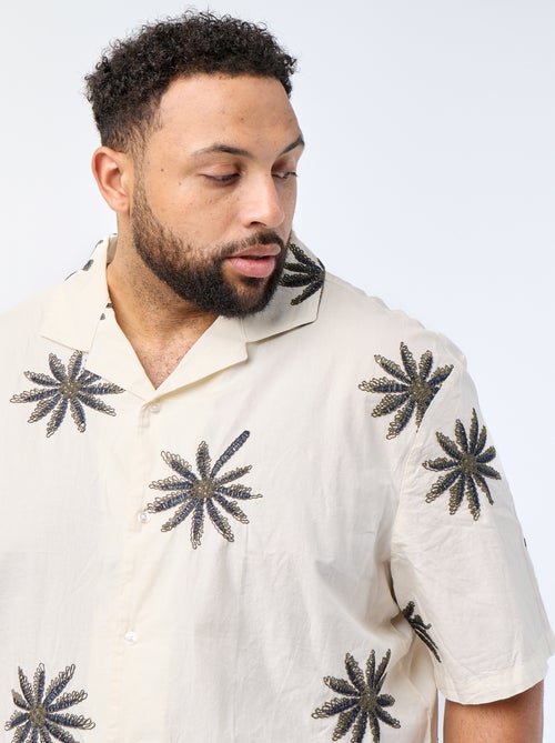 Chemise manches courtes motif fleurs brodées - Kiabi Chemise manches courtes motif fleurs brodées - Kiabi