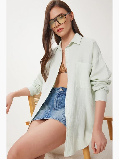 Chemise oversize en coton texturé avec poche istanbul - Kiabi Chemise oversize en coton texturé avec poche istanbul - Kiabi
