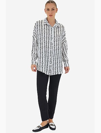 Chemise oversize en satin boutonnée sur le devant bdart