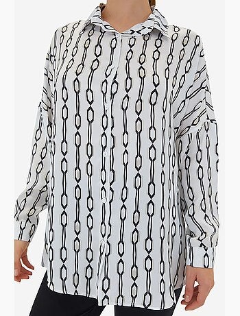 Chemise oversize en satin boutonnée sur le devant bdart