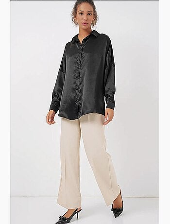 Chemise oversize en satin boutonnée sur le devant bdart