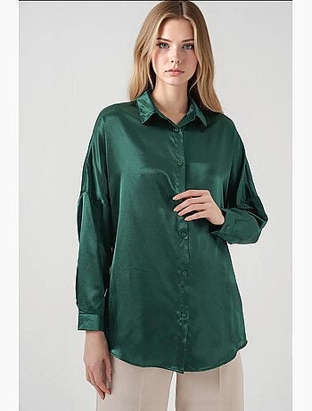 Chemise oversize en satin boutonnée sur le devant bdart