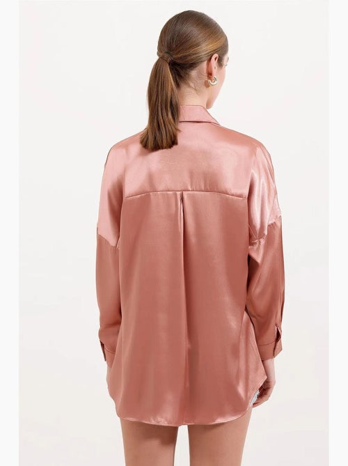 Chemise oversize en satin boutonnée sur le devant bdart - Kiabi Chemise oversize en satin boutonnée sur le devant bdart - Kiabi