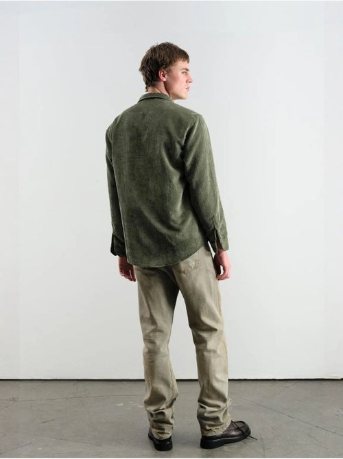 Chemise oversize en velours côtelé à manches longues et boutons - Kiabi Chemise oversize en velours côtelé à manches longues et boutons - Kiabi
