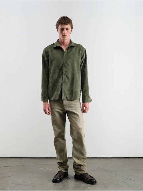 Chemise oversize en velours côtelé à manches longues et boutons - Kiabi Chemise oversize en velours côtelé à manches longues et boutons - Kiabi