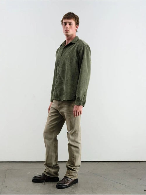 Chemise oversize en velours côtelé à manches longues et boutons - Kiabi Chemise oversize en velours côtelé à manches longues et boutons - Kiabi