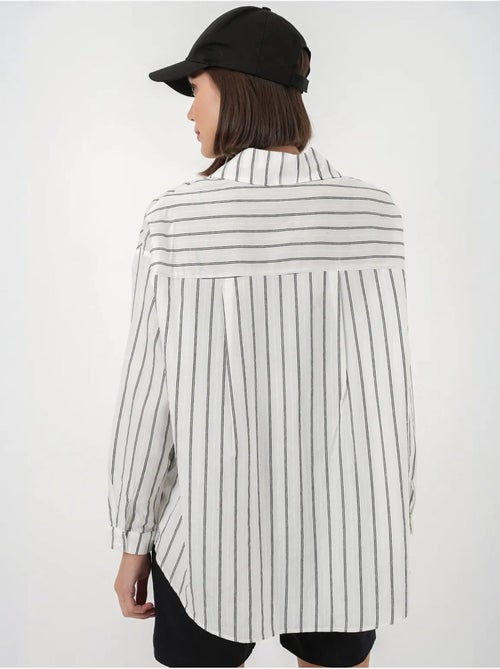 Chemise oversize texturée à rayures avec fermeture à boutons bdart - Kiabi Chemise oversize texturée à rayures avec fermeture à boutons bdart - Kiabi