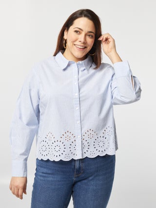 Chemise rayée avec broderies ajourées