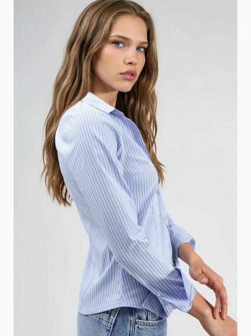 Chemise rayée cintrée à fermeture boutonnée hiccup - Kiabi Chemise rayée cintrée à fermeture boutonnée hiccup - Kiabi