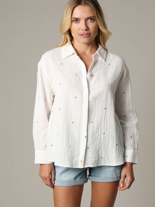Chemise romantique en gaze de coton avec broderies cœur 'Deeluxe'