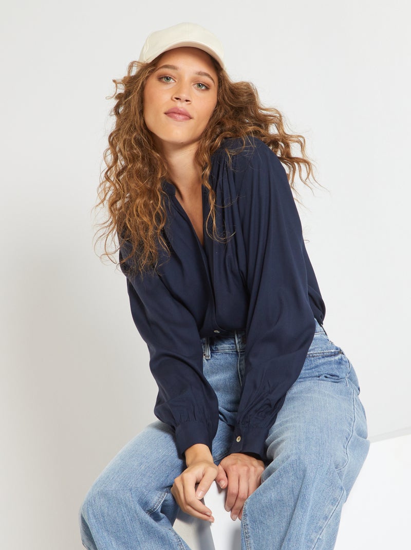 Chemise satinée bleu marine - Kiabi