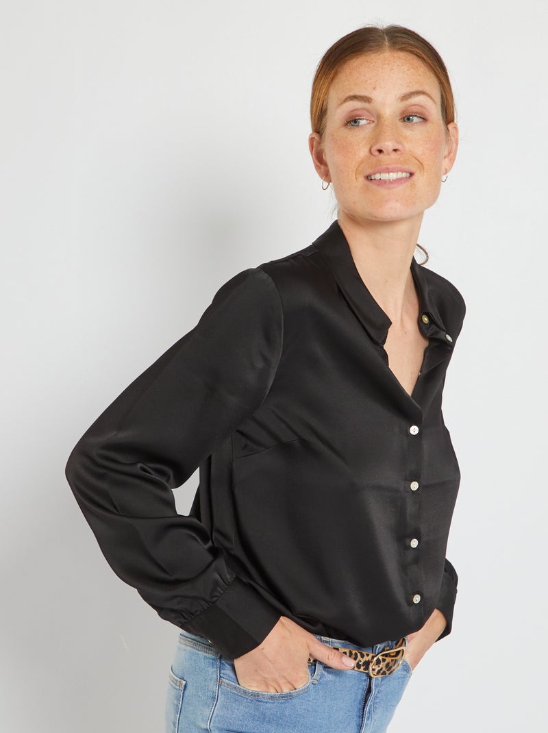 Chemise satinée col italien noir - Kiabi