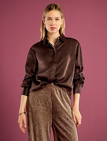 Chemise satinée coupe mi-longue unie