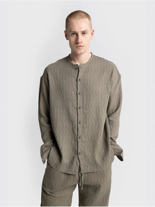 Chemise texturée à manches longues et col rond giesto - Kiabi Chemise texturée à manches longues et col rond giesto - Kiabi