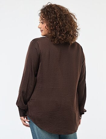 Chemise type saharienne satinée avec boutonnage doré