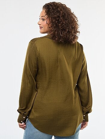 Chemise type saharienne satinée avec boutonnage doré