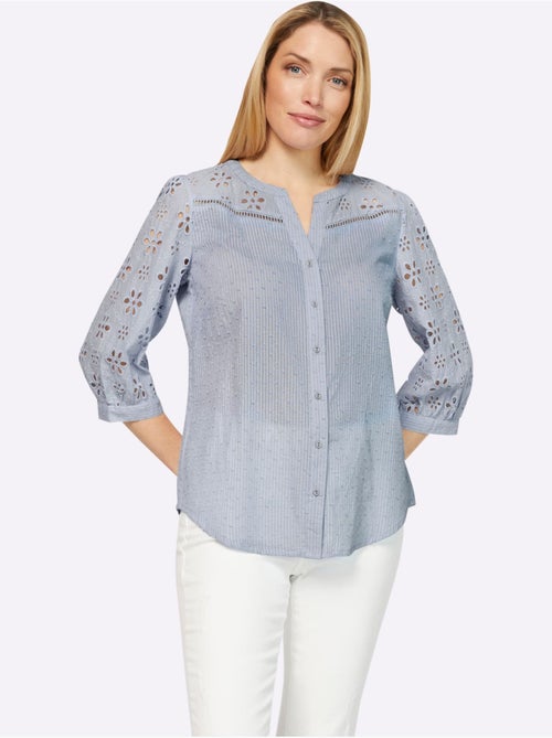 Chemisier à col en V et manches 3/4 broderie ajourée - Taille standard - Helline - Kiabi Chemisier à col en V et manches 3/4 broderie ajourée - Taille standard - Helline - Kiabi