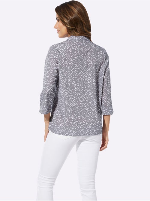 Chemisier à col ouvert avec manches 3/4 et motif minimaliste - taille standard - moda vilona - Kiabi Chemisier à col ouvert avec manches 3/4 et motif minimaliste - taille standard - moda vilona - Kiabi