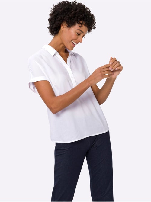 Chemisier à manches courtes avec col chemisier et pli creux - Taille standard - Moda Vilona - Kiabi Chemisier à manches courtes avec col chemisier et pli creux - Taille standard - Moda Vilona - Kiabi