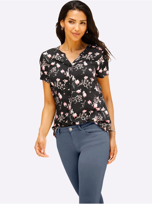 Chemisier à manches courtes avec col V en viscose à motifs floraux - Taille standard - Moda Vilona - Kiabi Chemisier à manches courtes avec col V en viscose à motifs floraux - Taille standard - Moda Vilona - Kiabi