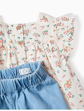 Chemisier à motif floral et short en jean