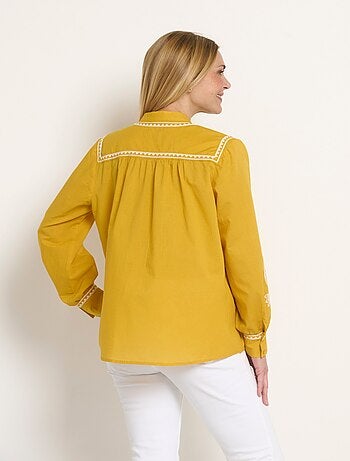 Chemisier ample broderies contrastantes