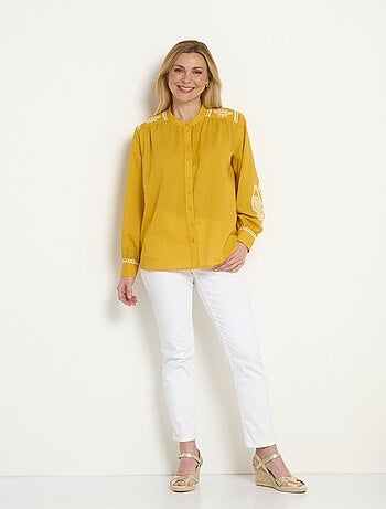 Chemisier ample broderies contrastantes