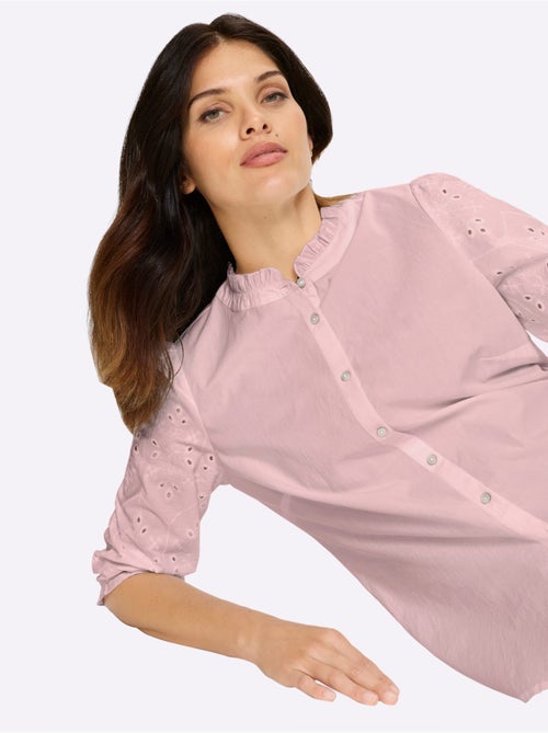 Chemisier en coton avec col volanté et manches 3/4 ajourées - Taille standard - Moda Vilona - Kiabi Chemisier en coton avec col volanté et manches 3/4 ajourées - Taille standard - Moda Vilona - Kiabi