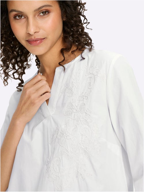Chemisier En Coton Superbe Broderie Florale - Taille Standard - Helline - Kiabi Chemisier En Coton Superbe Broderie Florale - Taille Standard - Helline - Kiabi
