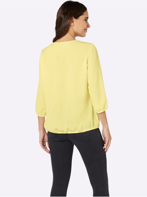 Chemisier en crêpe à col V arrondi et manches 3/4 - Taille standard - Moda Vilona - Kiabi Chemisier en crêpe à col V arrondi et manches 3/4 - Taille standard - Moda Vilona - Kiabi