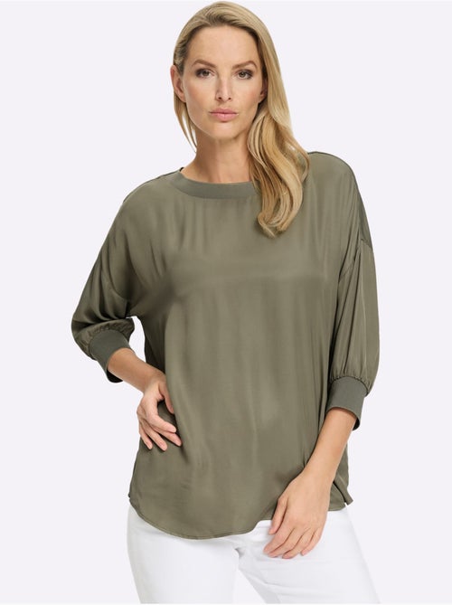 Chemisier En Satin Brillance Satinée - Taille Standard - Helline - Kiabi Chemisier En Satin Brillance Satinée - Taille Standard - Helline - Kiabi