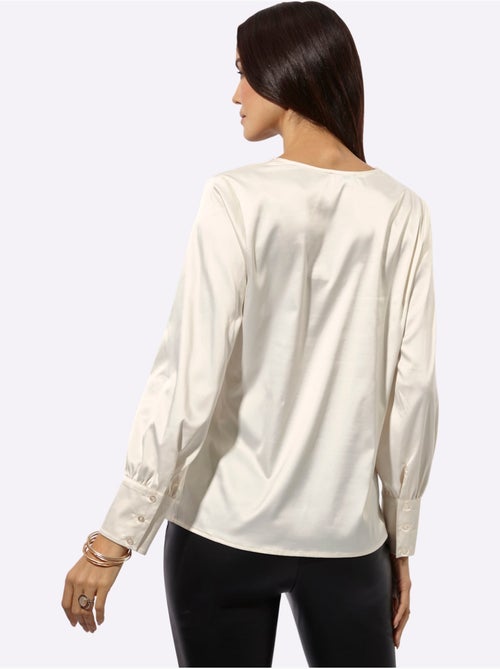 Chemisier En Satin En Polyester Recyclé - Taille Standard - Helline - Kiabi Chemisier En Satin En Polyester Recyclé - Taille Standard - Helline - Kiabi